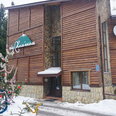 Hotel Pid Khomiakom Tatariv Esterno foto