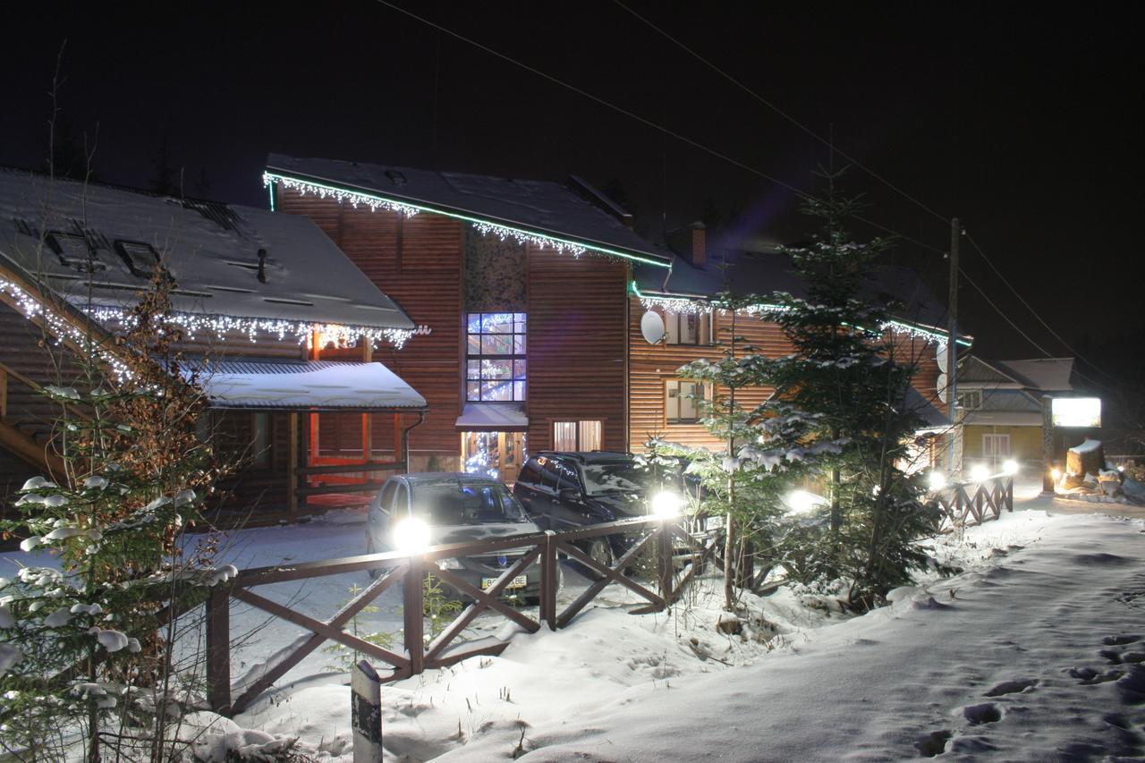 Hotel Pid Khomiakom Tatariv Esterno foto