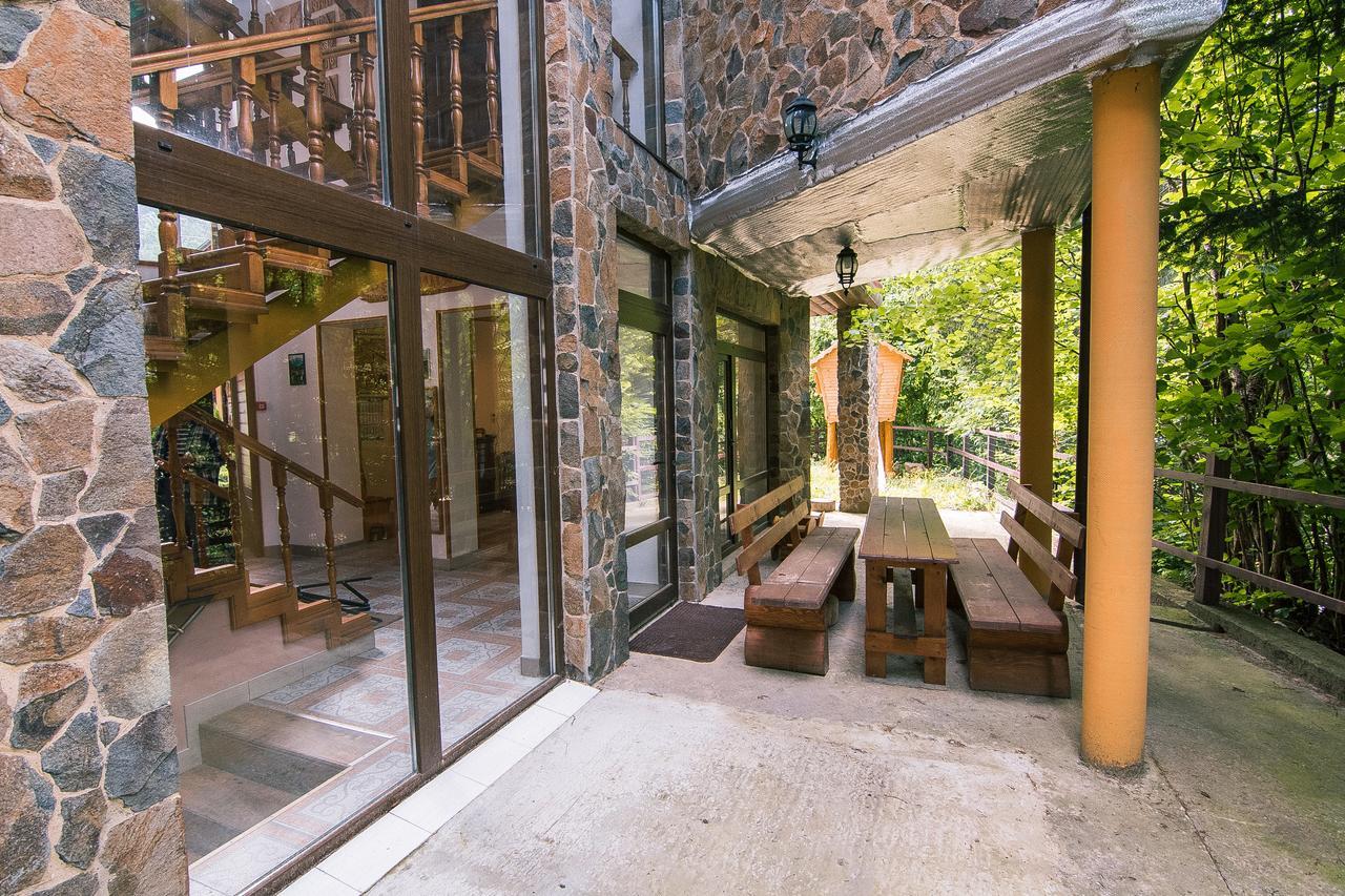 Hotel Pid Khomiakom Tatariv Esterno foto