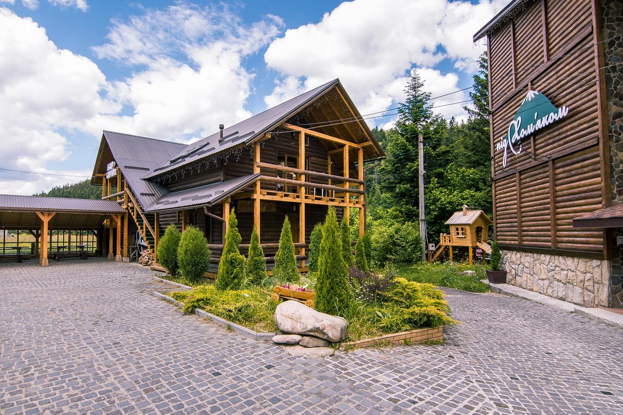 Hotel Pid Khomiakom Tatariv Esterno foto