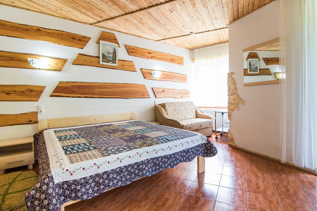 Hotel Pid Khomiakom Tatariv Esterno foto