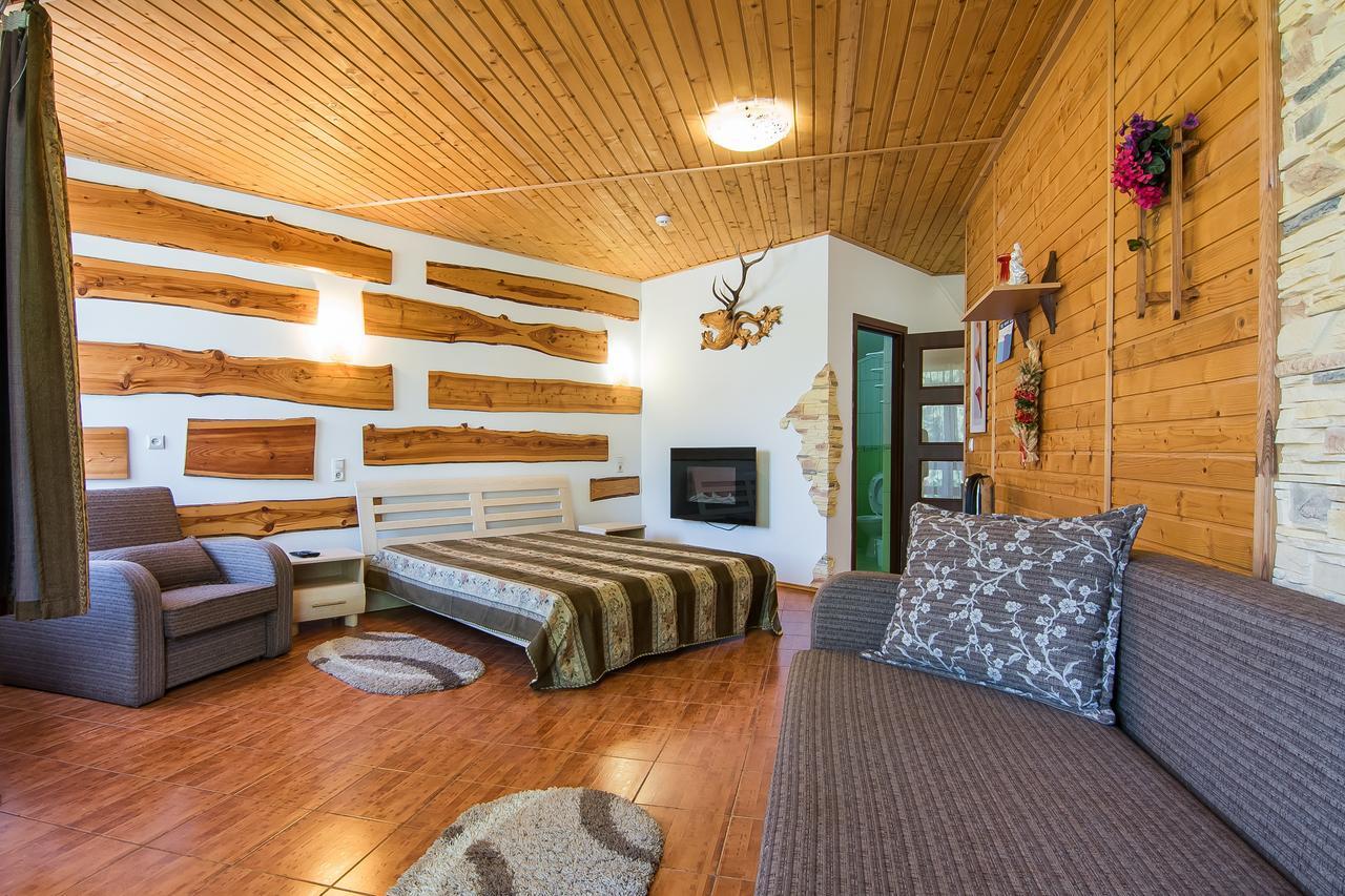 Hotel Pid Khomiakom Tatariv Esterno foto